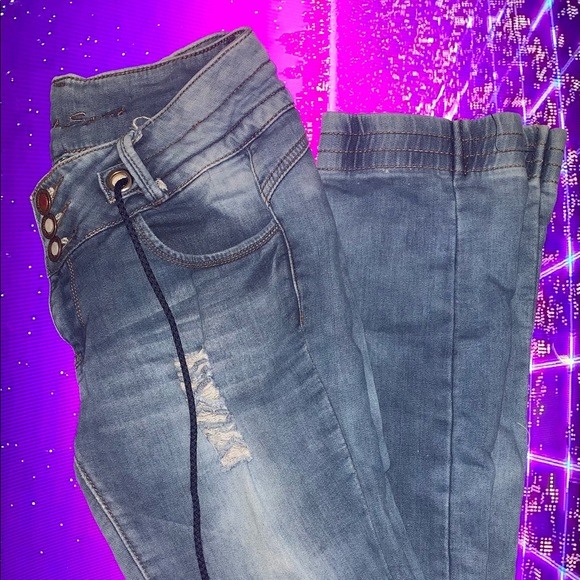 Jeans - Picture 3 of 4